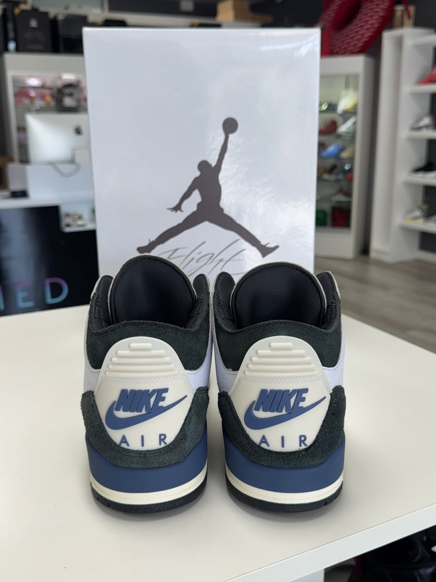 Jordan 3 Retro OG SP A Ma Maniére Diffused Blue USED