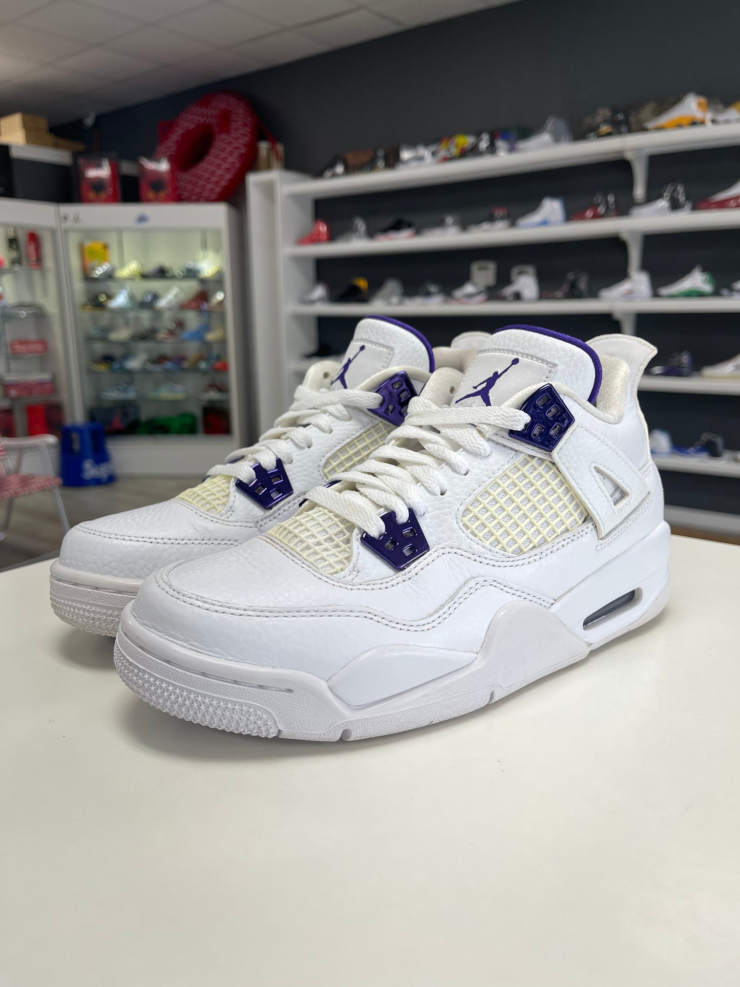 Jordan 4 Retro Metallic Purple USED (CAGES)
