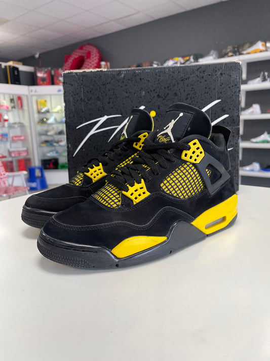 Jordan 4 Retro Thunder (2023) (USED)