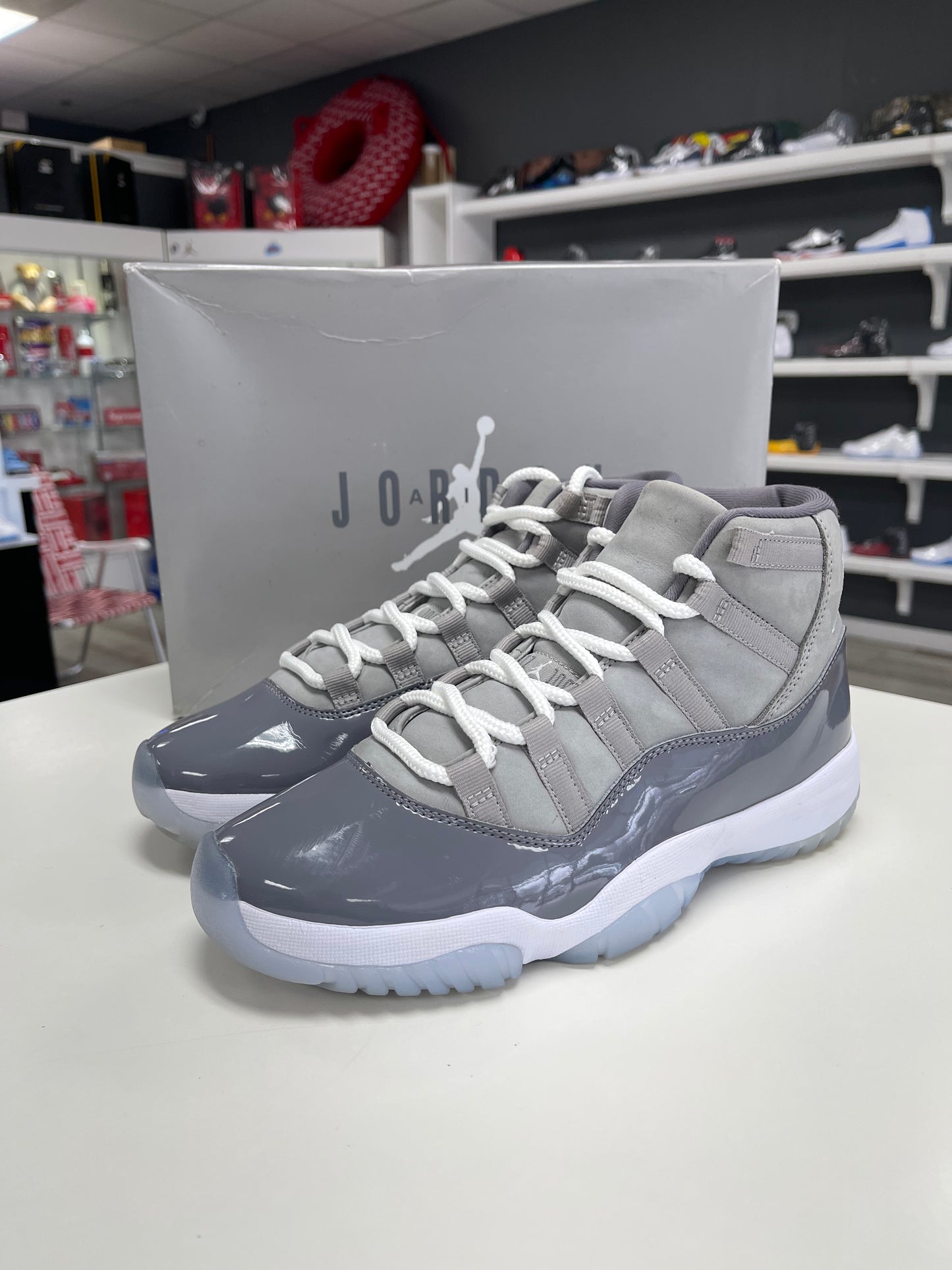 Jordan 11 Retro Cool Grey 2021 USED 8.5