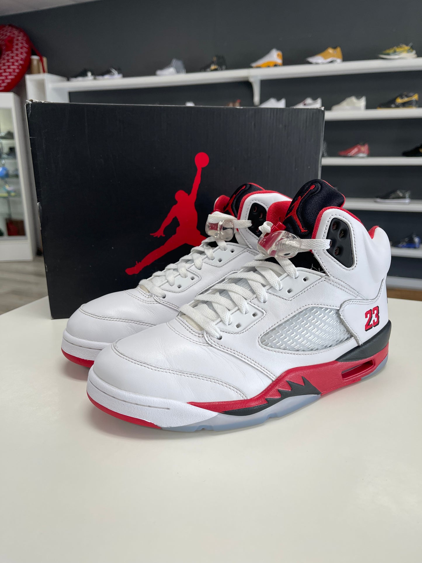 Jordan 5 Retro Fire Red Black Tongue (2025) Pre-Owned