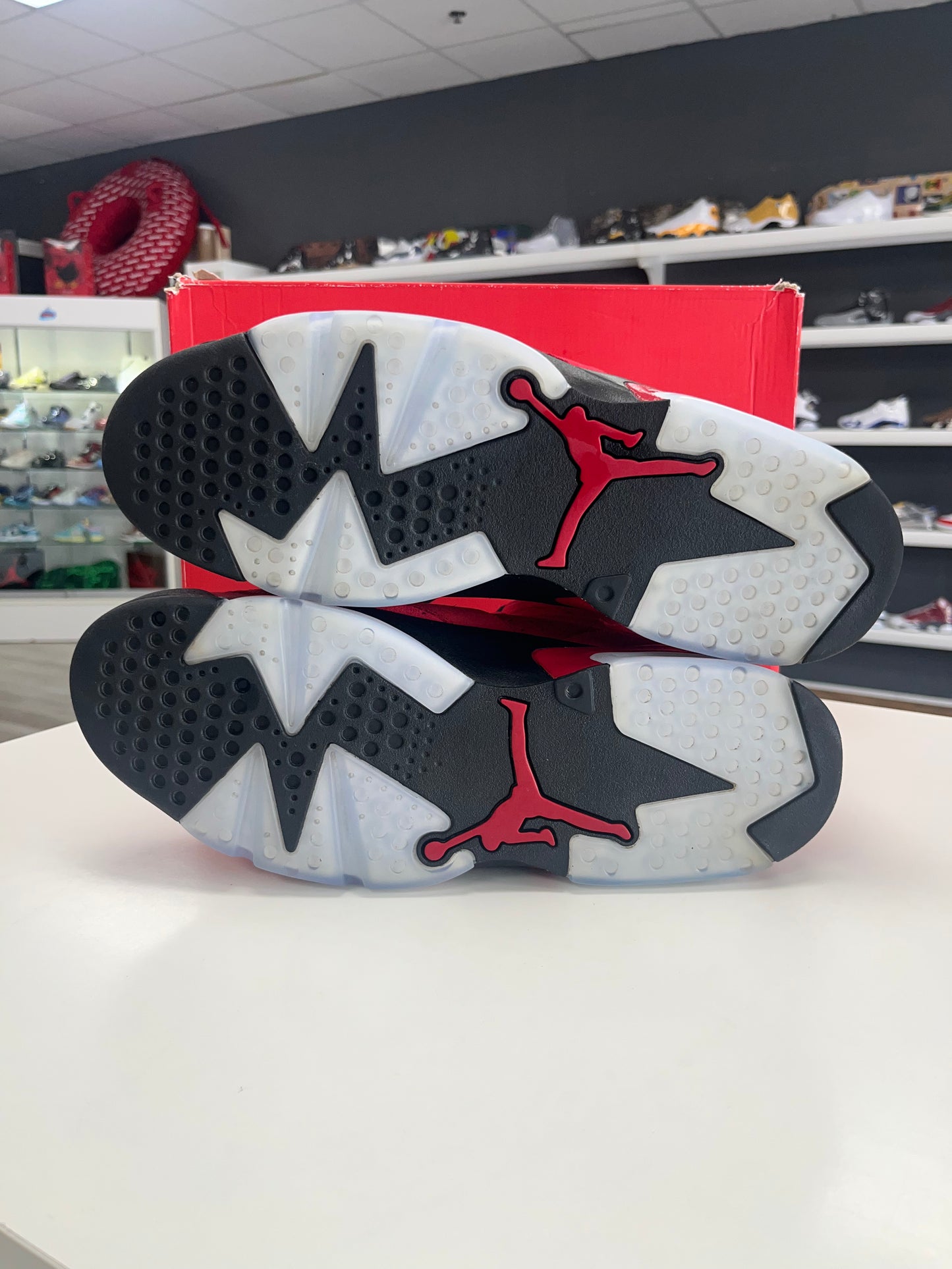 Jordan 6 Retro Toro Used